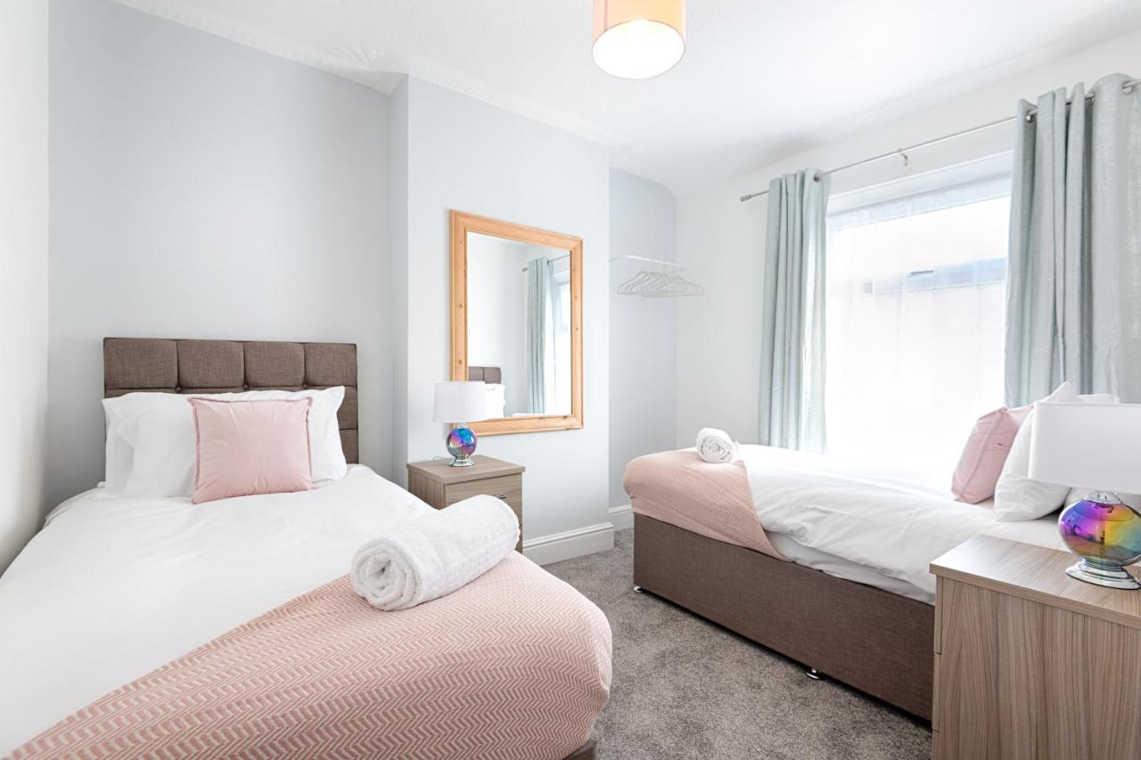 City Centre, Parking, Smart Tv'S In All Rooms สวอนซี ภายนอก รูปภาพ